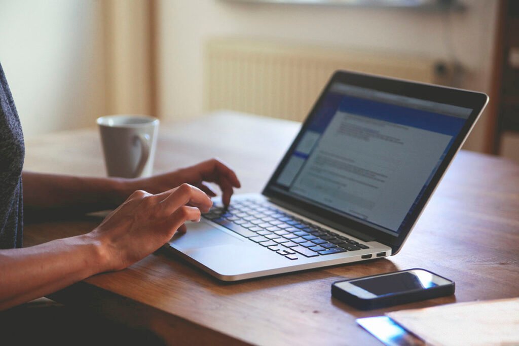 دليل الاحتراف في طريقة كتابة خلاصة التقرير السنوي لتعزيز ثقة المستثمرين